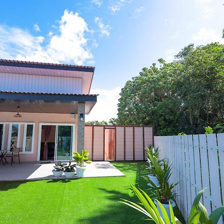 D' Village Cottage 2 - Private Pool Villa パンタイ・サナング エクステリア 写真