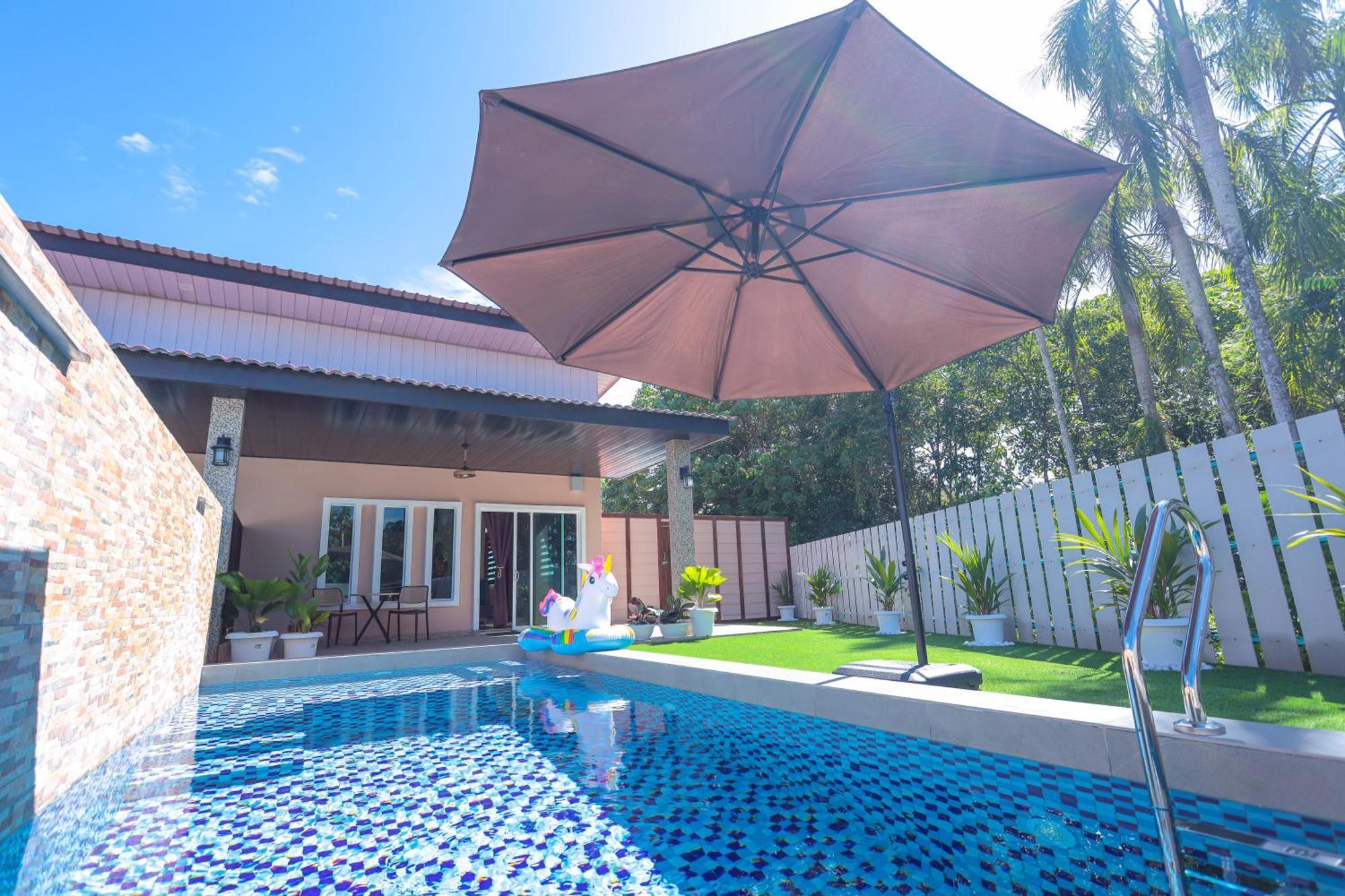 D' Village Cottage 2 - Private Pool Villa パンタイ・サナング エクステリア 写真
