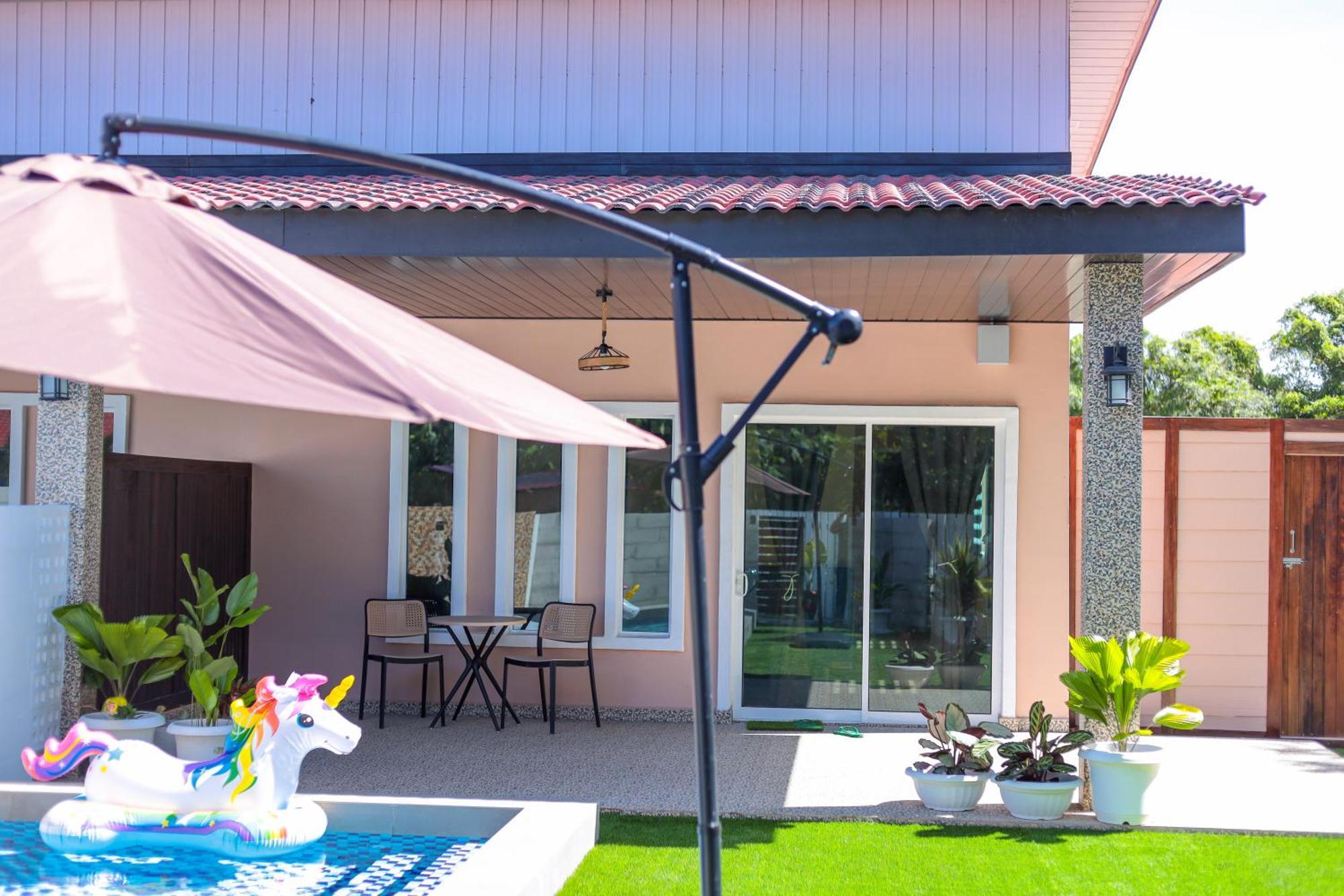 D' Village Cottage 2 - Private Pool Villa パンタイ・サナング エクステリア 写真
