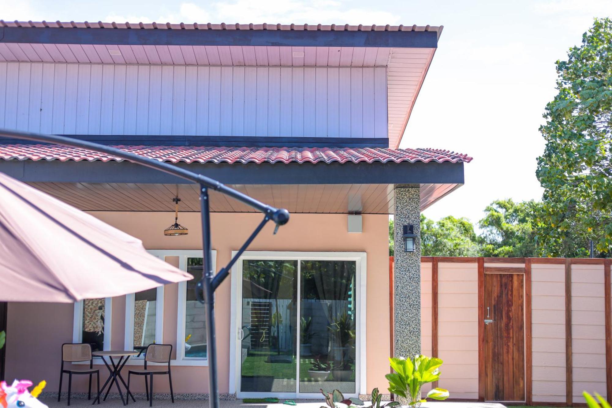 D' Village Cottage 2 - Private Pool Villa パンタイ・サナング エクステリア 写真