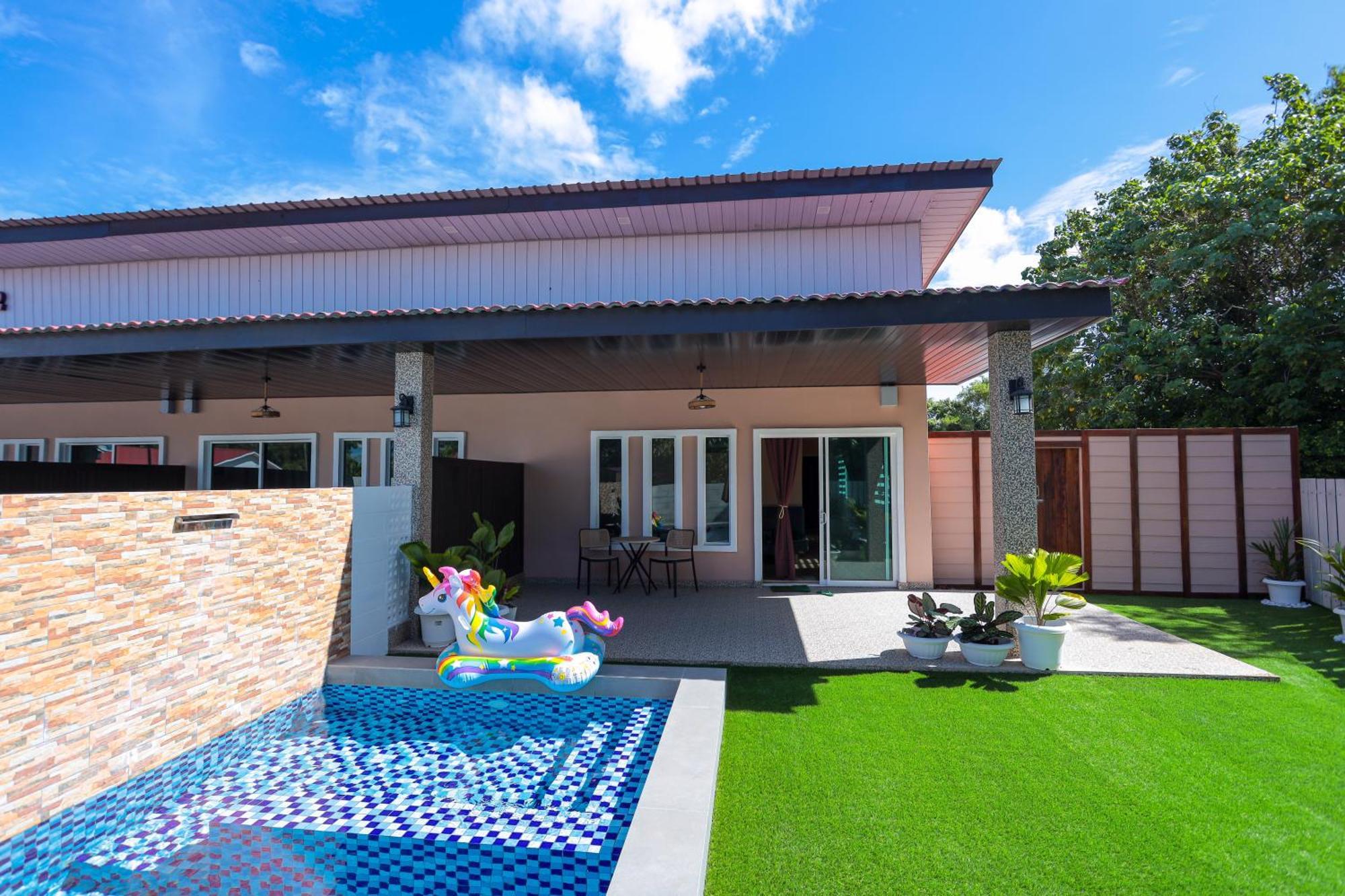 D' Village Cottage 2 - Private Pool Villa パンタイ・サナング エクステリア 写真